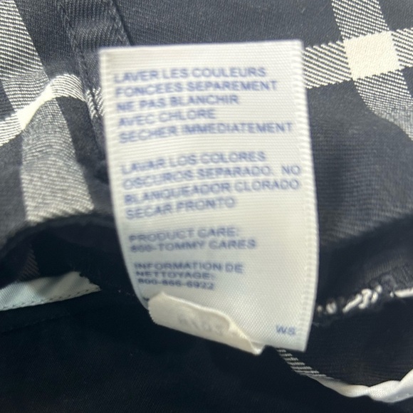Tommy Hilfiger Black and White Plaid Mini Skirt. Preppy. Academia. Size 12. - Picture 7 of 9